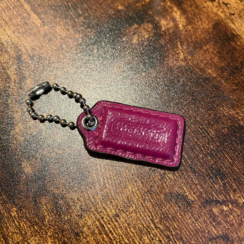 Small Coach Hang Tag